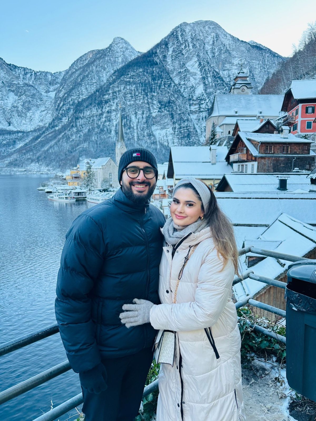 Raffaela und Amos im Winter in Hallstatt